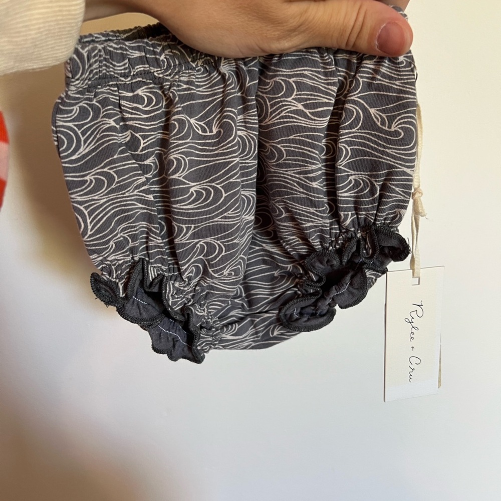 Rylee + Cru Gray Wave-Print Ruffle Hem Shorts